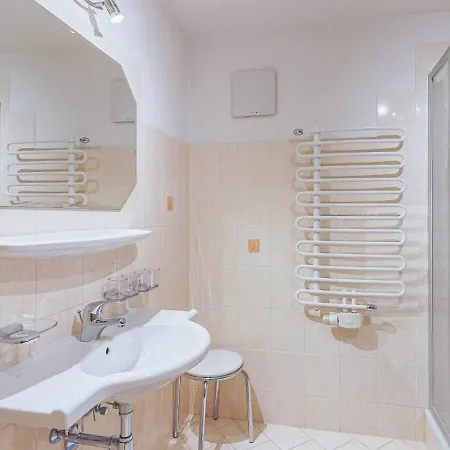 アパート Glonersbuehelhof 3 ヴェステンドルフ