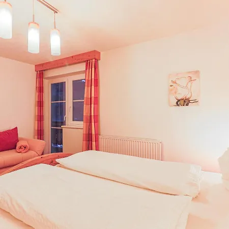 Glonersbuehelhof 3 アパート